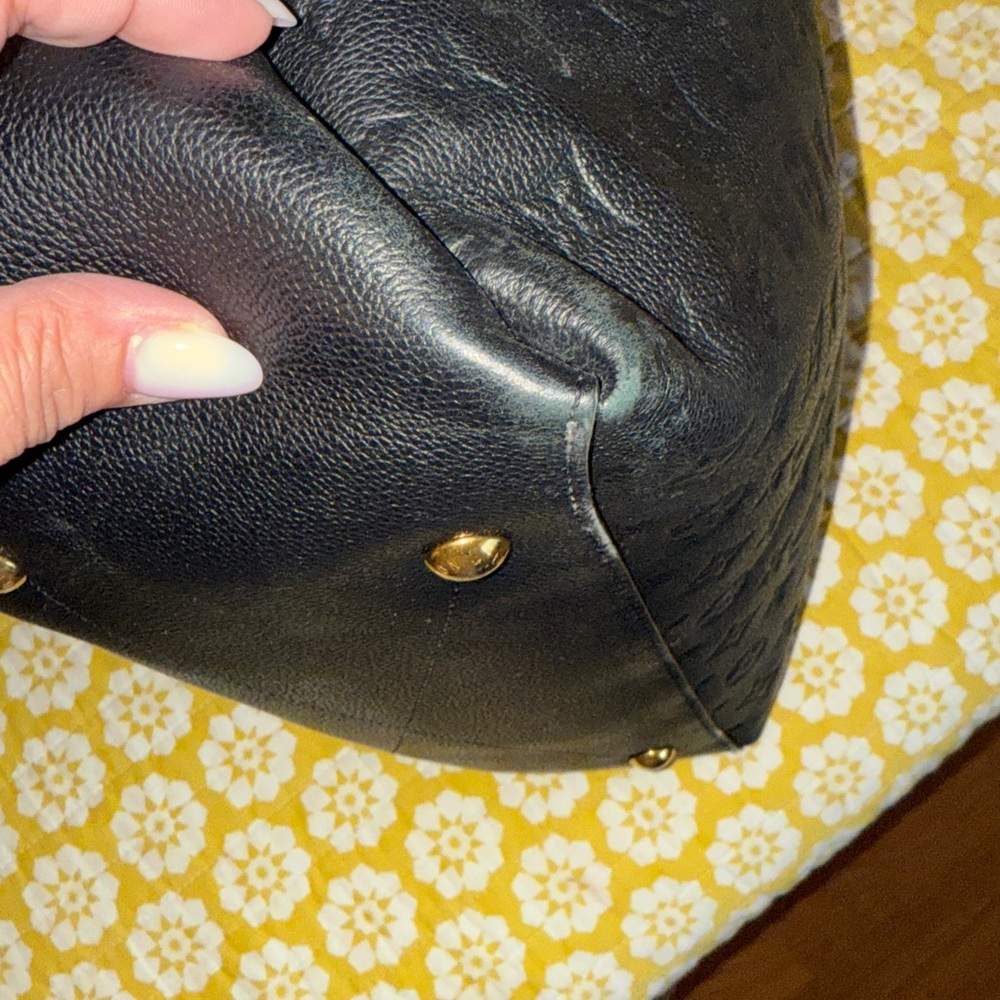 Louis Vuitton Empreinte Maida Hobo in Black - Picture 13 of 16